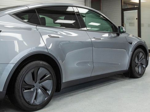 Used 2026 Tesla Model Y Long Range image 31