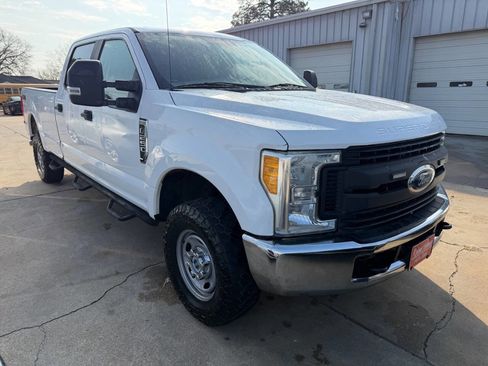 Used 2017 Ford F250 XL w/ Power Equipment Group image 4
