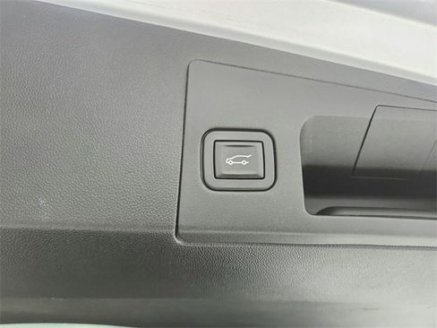 Used 2018 Cadillac XT5 Premium Luxury image 45