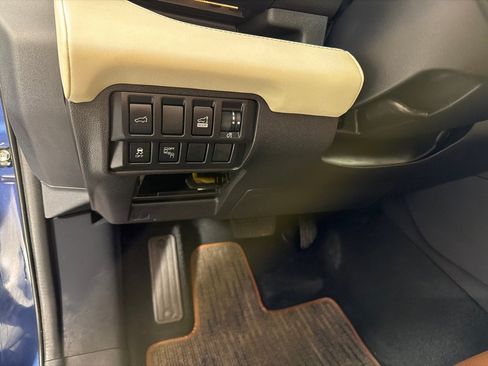 Used 2019 Subaru Ascent Touring AWD/4WD image 14