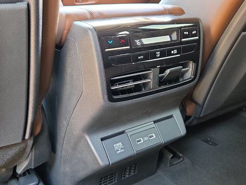 Used 2022 Acura MDX SH-AWD w/ Technology Package image 16