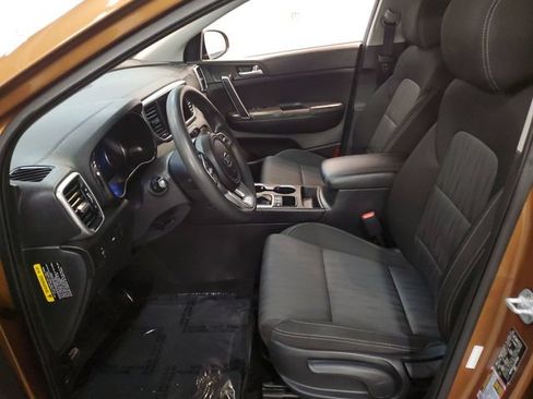 Used 2020 Kia Sportage LX AWD/4WD image 9