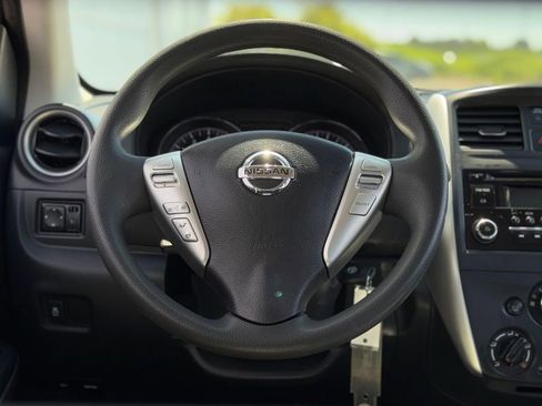 Used 2015 Nissan Versa SV FWD image 14