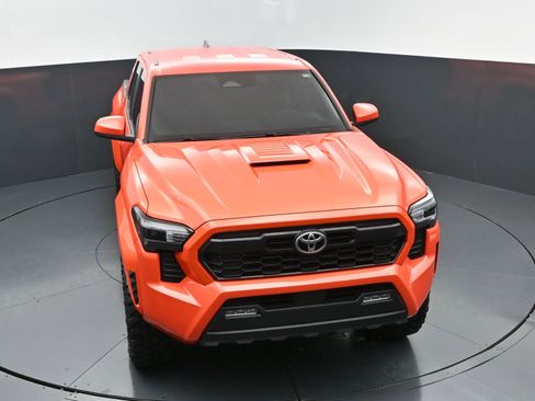 Used 2024 Toyota Tacoma TRD Sport AWD/4WD image 33