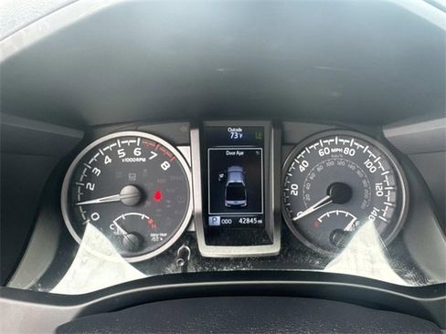Used 2023 Toyota Tacoma TRD Sport image 30