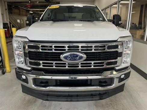 Used 2024 Ford F250 XLT image 2
