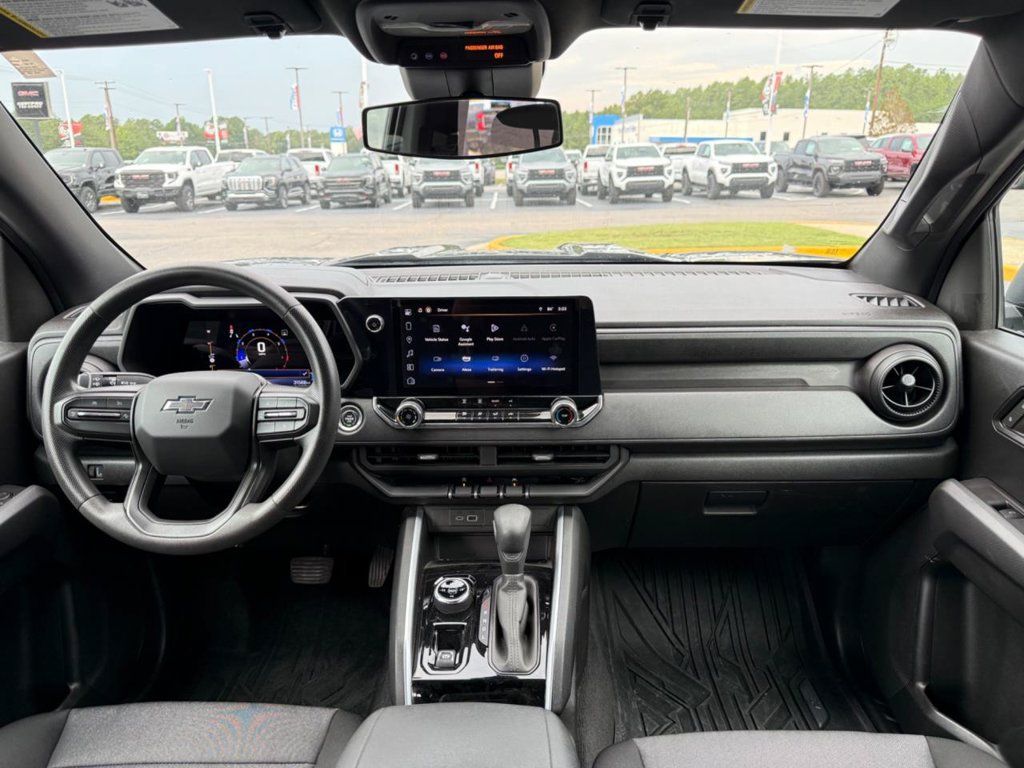 Used 2023 Chevrolet Colorado Trail Boss w/ LPO, Dark Essentials Package AWD/4WD image 3