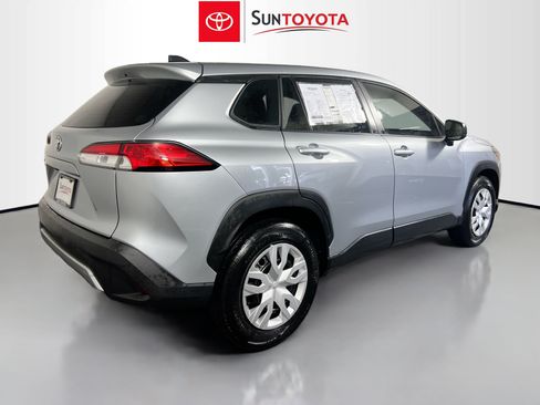 Used 2024 Toyota Corolla Cross L FWD image 4
