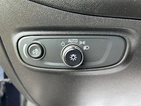 Used 2021 Chevrolet Equinox LS w/ LS Convenience Package AWD/4WD image 18