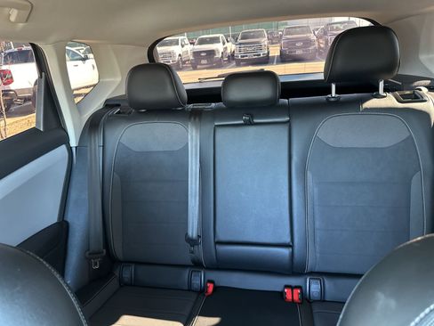 Used 2022 Volkswagen Taos SE image 23