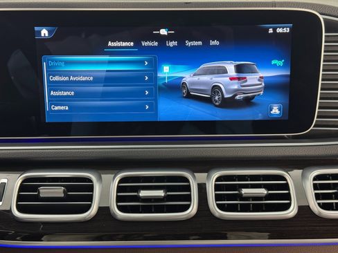 Used 2024 Mercedes-Benz GLS 450 4MATIC image 31