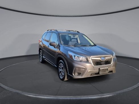 Used 2020 Subaru Forester Premium image 2