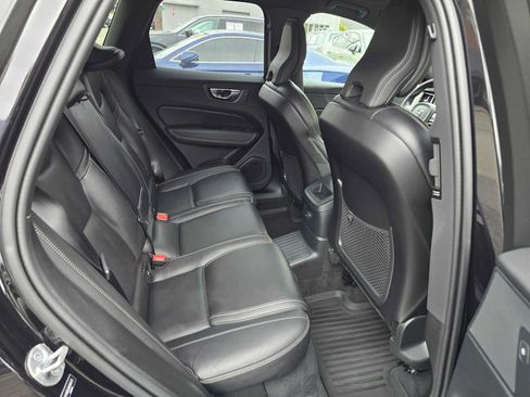 Certified 2024 Volvo XC60 T8 Ultimate w/ Protection Package Premier AWD/4WD image 12