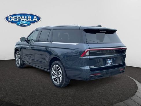 Used 2025 Lincoln Navigator L Reserve image 3