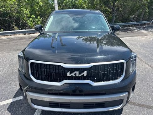Used 2024 Kia Telluride LX FWD image 2
