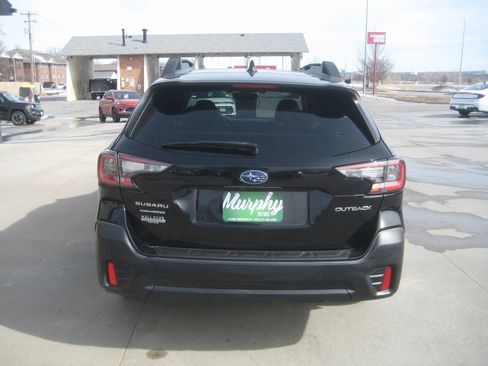 Used 2020 Subaru Outback Premium image 6
