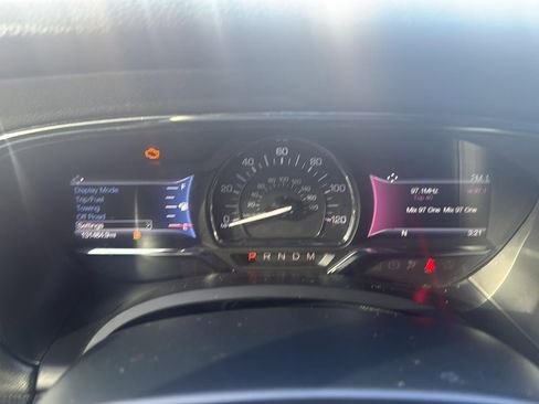 Used 2016 Lincoln Navigator Select image 15