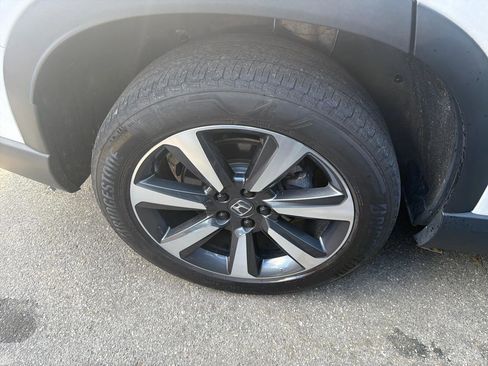 Used 2024 Honda Pilot Elite image 5