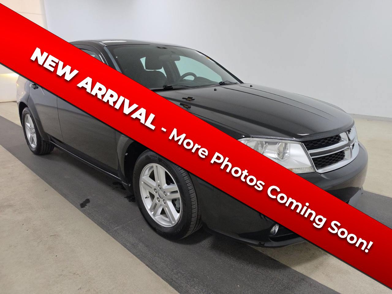 Used 2013 Dodge Avenger SXT FWD image 1