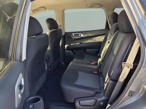 Used 2018 Nissan Pathfinder S image 7