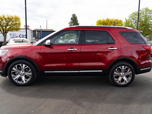 Used 2019 Ford Explorer Platinum image 13