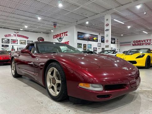 Used 2003 Chevrolet Corvette Coupe w/ Preferred Equipment Group RWD image 5