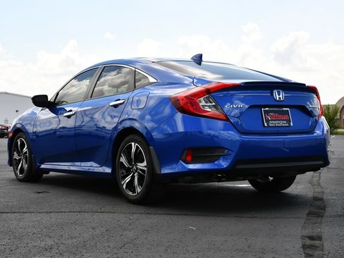Used 2018 Honda Civic Touring image 5