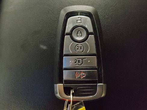 Used 2021 Ford Explorer XLT w/ Equipment Group 202A RWD image 32