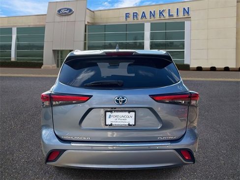 Used 2020 Toyota Highlander Platinum image 6