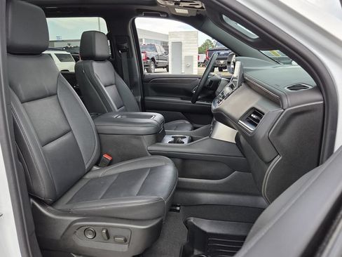 Used 2024 Chevrolet Suburban Z71 w/ Luxury Package AWD/4WD image 22