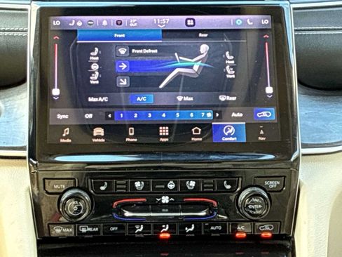 Used 2022 Jeep Grand Cherokee L Limited w/ Luxury Tech Group II AWD/4WD image 17