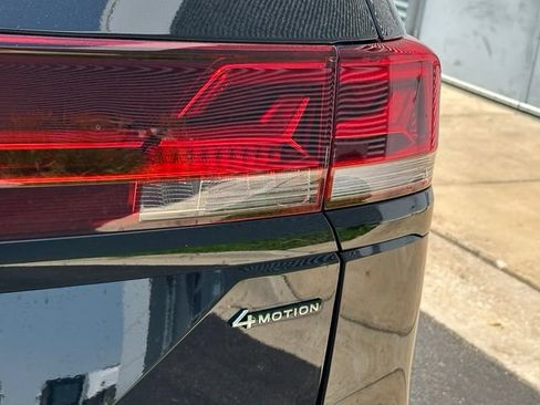 Certified 2026 Volkswagen Atlas Peak Edition AWD/4WD image 14