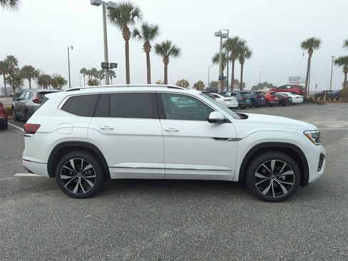 New 2026 Volkswagen Atlas SEL Premium R-Line image 3