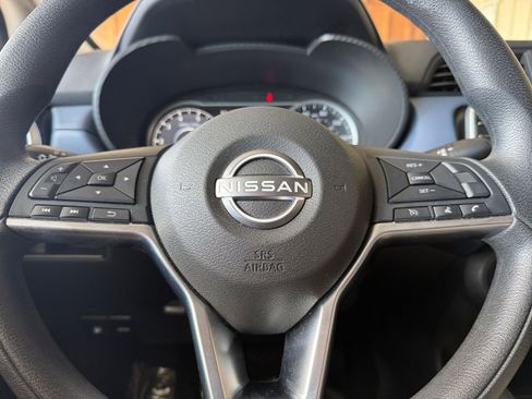 Used 2025 Nissan Versa SV FWD image 25