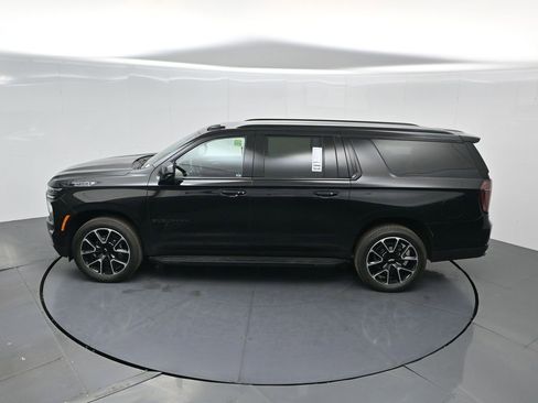 Used 2025 Chevrolet Suburban RST AWD/4WD image 50