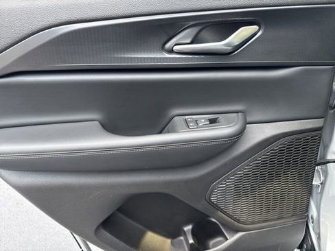 Used 2024 Jeep Grand Cherokee Altitude image 22