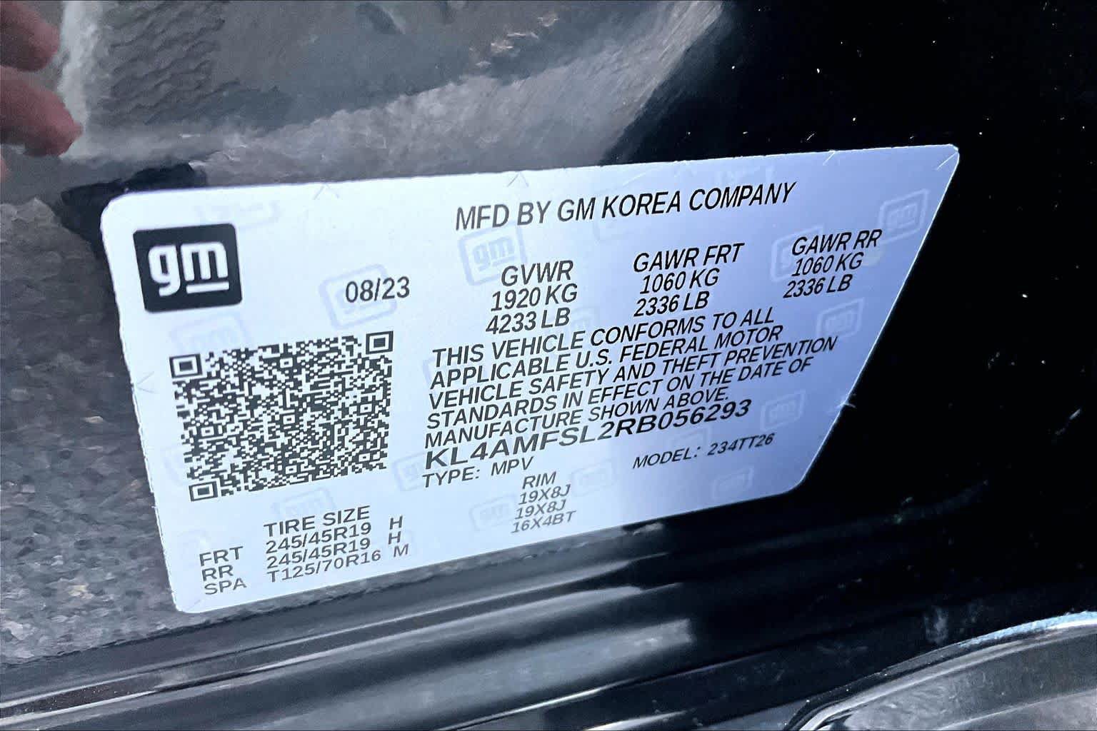 Used 2024 Buick Encore GX Avenir w/ Avenir Technology Package FWD image 32
