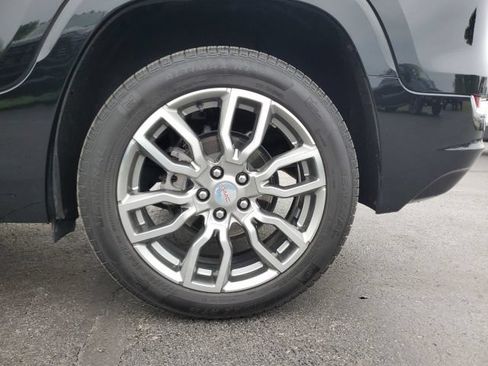 Used 2022 GMC Terrain Denali w/ Denali Premium Package AWD/4WD image 9