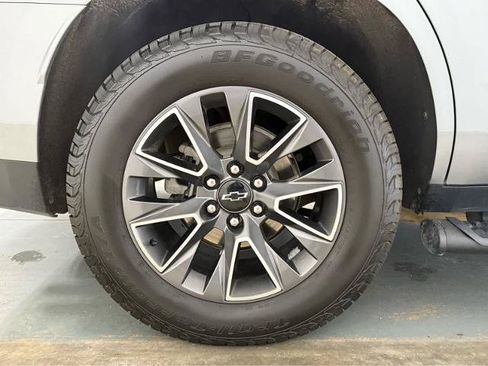 Used 2023 Chevrolet Tahoe Z71 w/ Z71 Off-Road Package AWD/4WD image 10