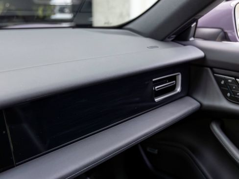 Used 2025 Porsche Taycan RWD image 39