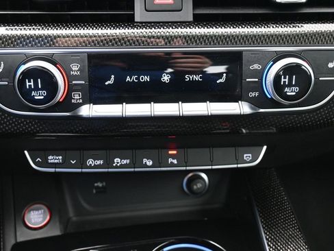 Used 2021 Land Rover Range Rover Sport HSE Silver Edition image 16