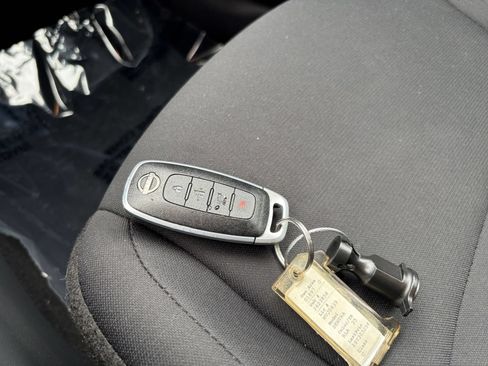 Used 2025 Nissan Sentra S FWD image 18