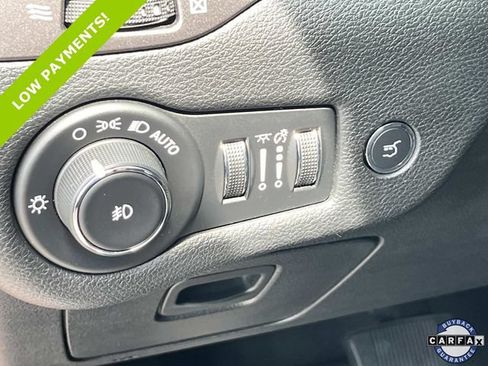 Certified 2020 Jeep Cherokee Limited w/ Luxury Group AWD/4WD image 28