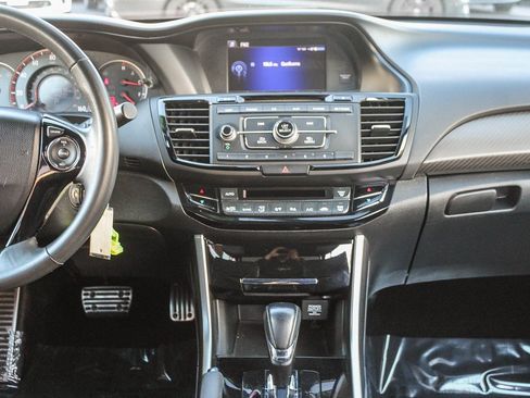 Used 2017 Honda Accord Sport image 13