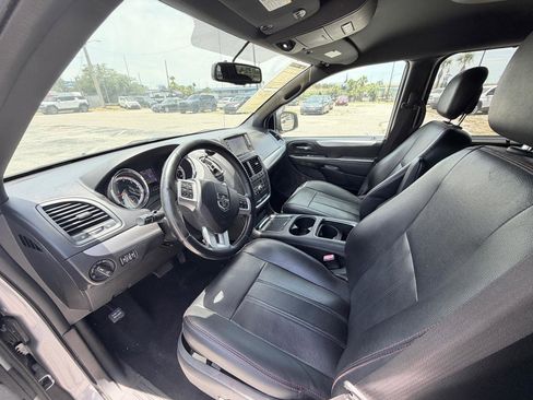 Used 2017 Dodge Grand Caravan GT FWD image 15