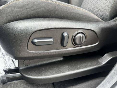 Used 2022 Chevrolet Equinox LT FWD image 24