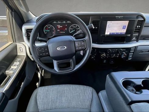 Used 2025 Ford F350 XLT AWD/4WD image 3