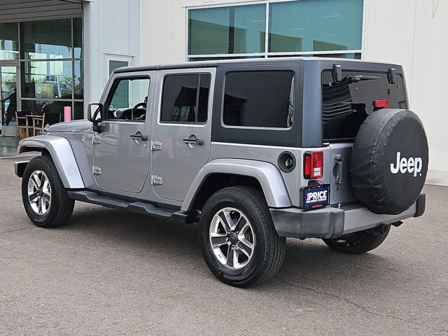 Used 2018 Jeep Wrangler Unlimited Sahara w/ Connectivity Group AWD/4WD image 8