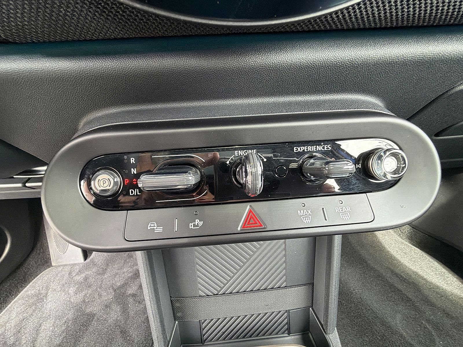 Used 2026 MINI Cooper 4-Door Hardtop FWD image 25