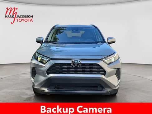 Used 2024 Toyota RAV4 XLE FWD image 3